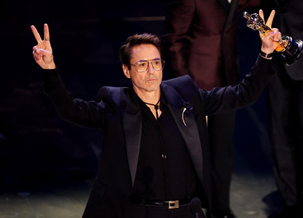 Robert Downey Jr. Wins His First Oscar